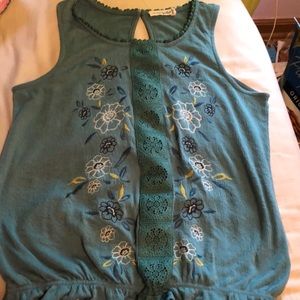 Live to be spoiled sleeveless blouse